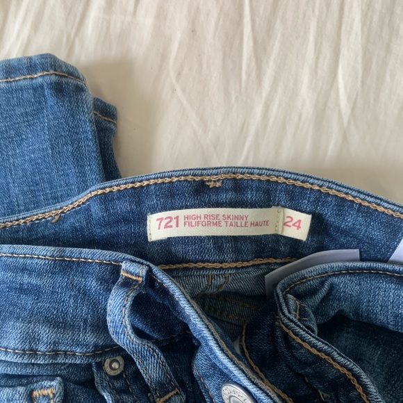 721 Levis High Rise Denim - Picture 2 of 2